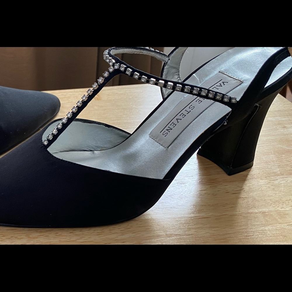 Valerie Stevens black and rhinestone dress shoe size 8M